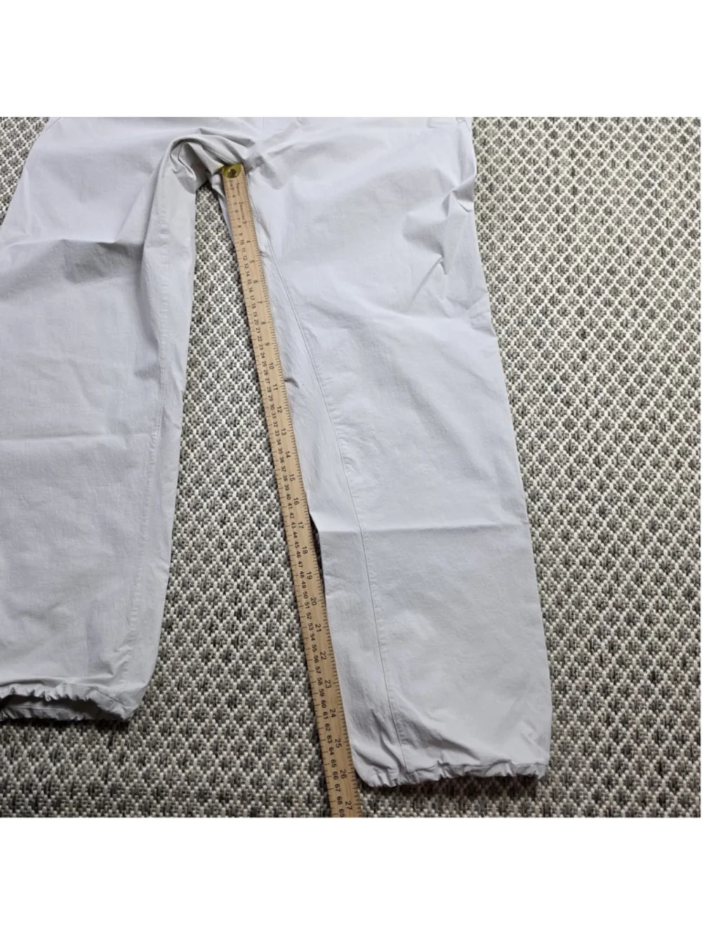 Lululemon LAB Mens M Gray Track Pants M Joggers LM5AITS Find The Answers